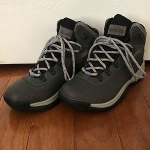 Columbia Newton Ridge Waterproof Hiking/Snow Boots